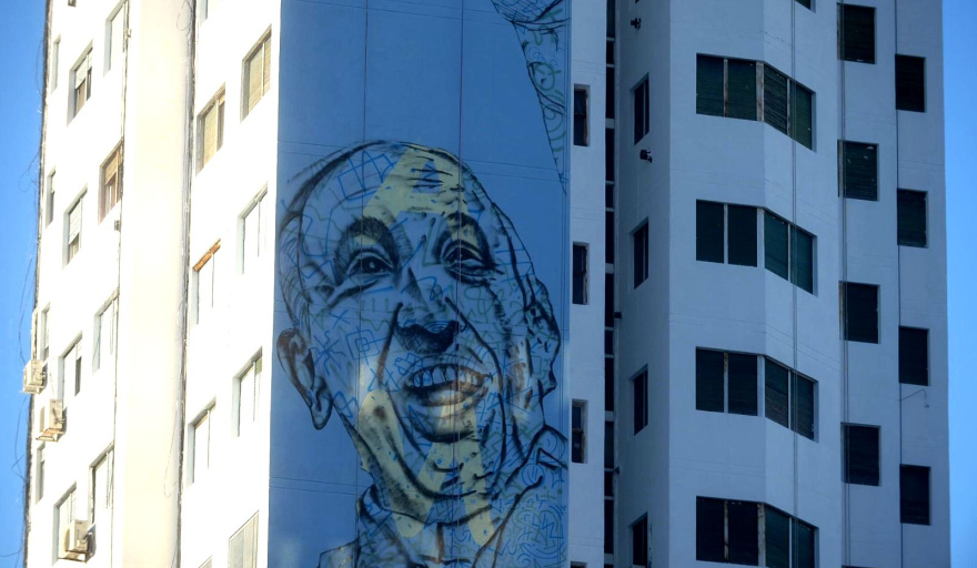 En La Plata crece el mural más extenso dedicado al 'Papa de la paz'