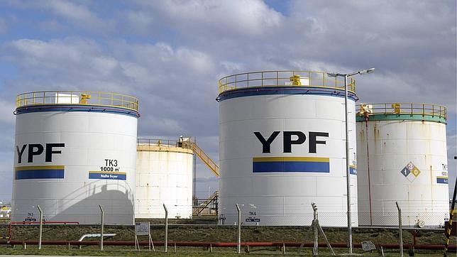 Kicillof denuncia fallo judicial que amenaza el control estatal sobre YPF
