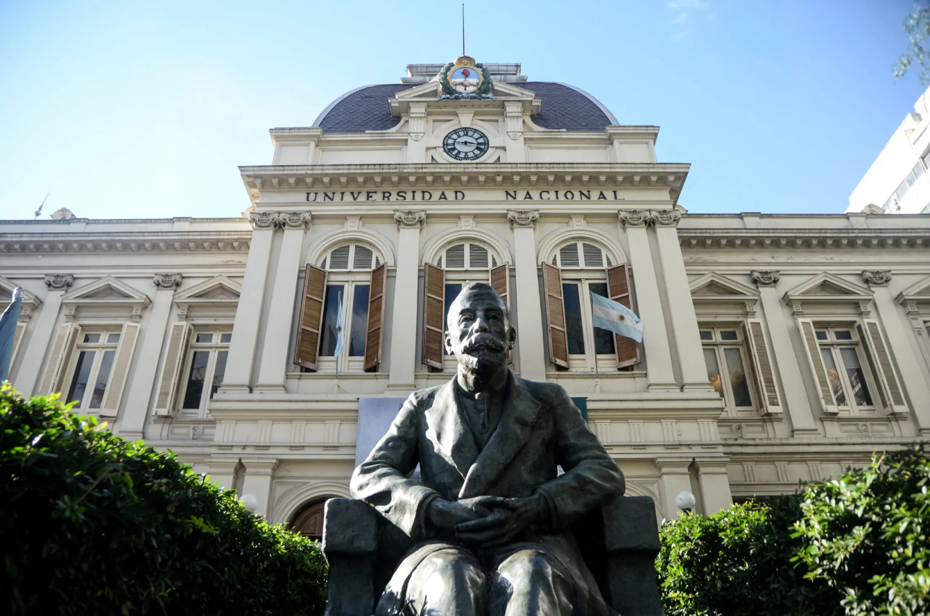 Retroceso de las universidades públicas argentinas en el ranking mundial CWUR 2025