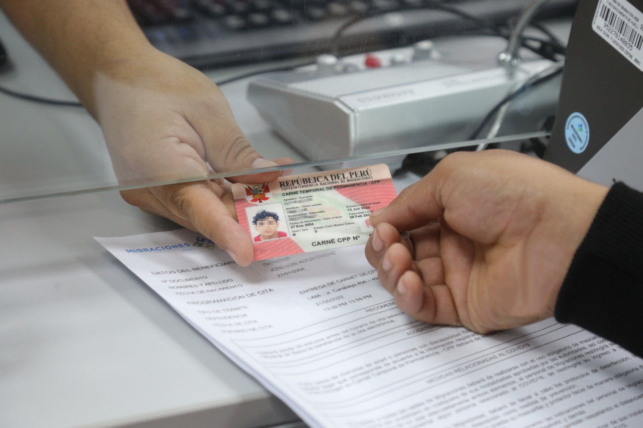 Argentina implementa nuevas medidas estrictas en su política migratoria