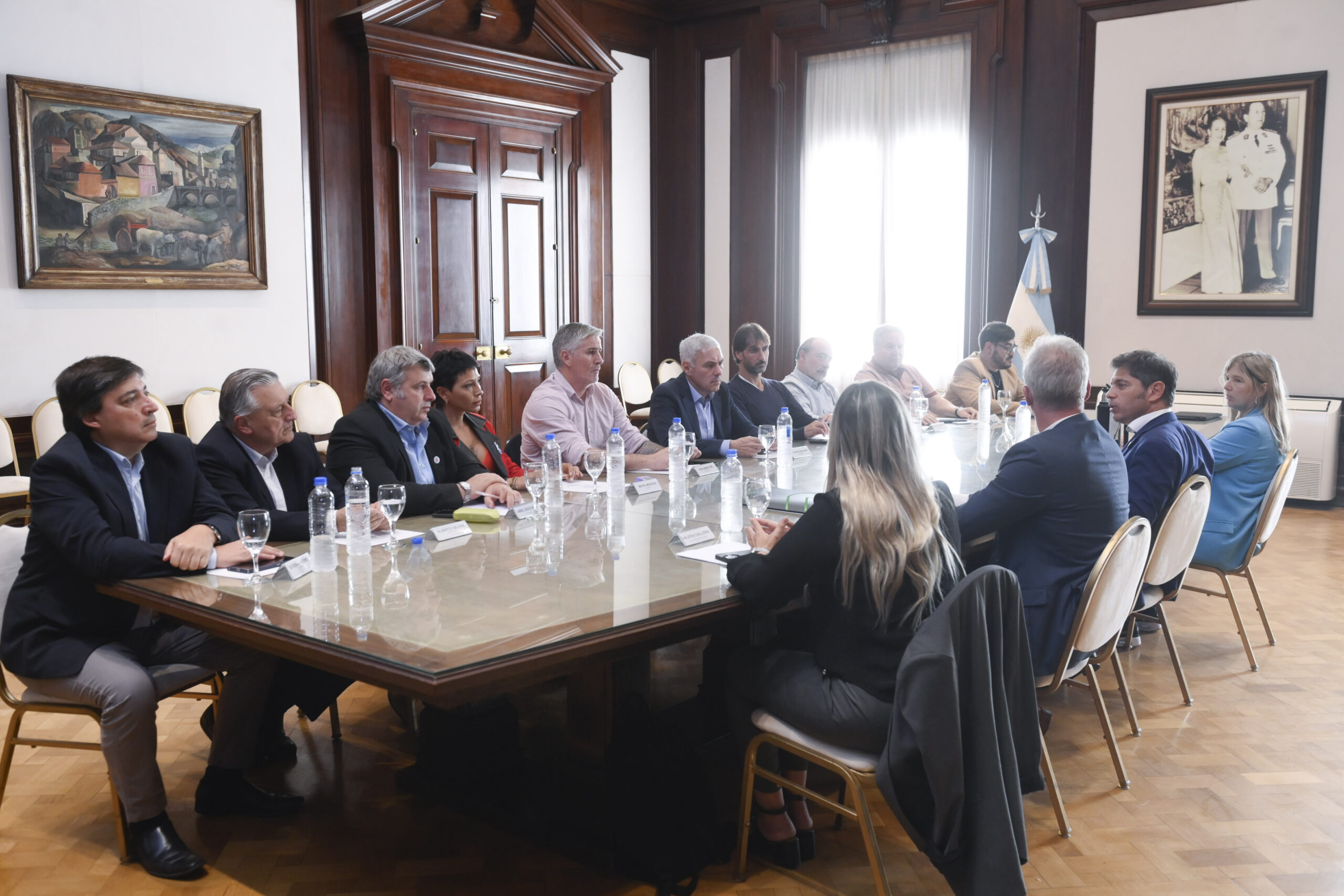 Axel Kicillof impulsa financiamiento para emprendedores en 22 municipios bonaerenses