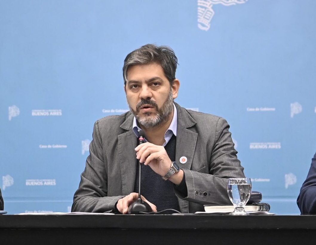 Carlos Bianco critica el proyecto "Ficha Limpia" por buscar excluir a Cristina Fernández de Kirchner