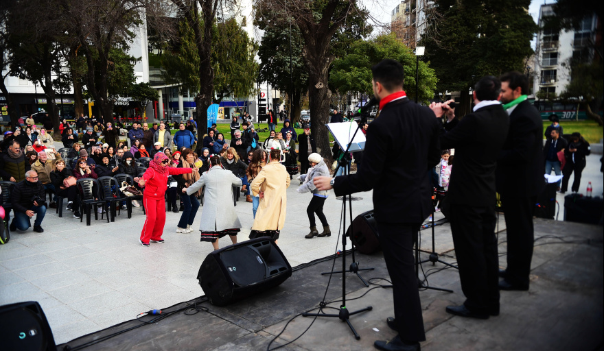 Sábado musical en La Plata: flamenco, tango y rock animan las plazas principales