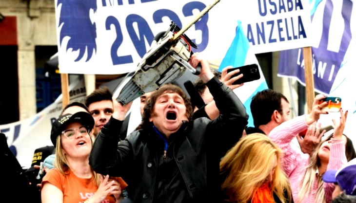 Integrantes de La Libertad Avanza en campaña