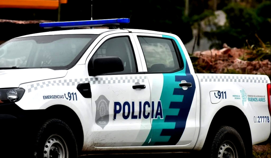 Conductor de colectivo enfrenta a motochorros armados en Virrey del Pino y genera tensión entre pasajeros