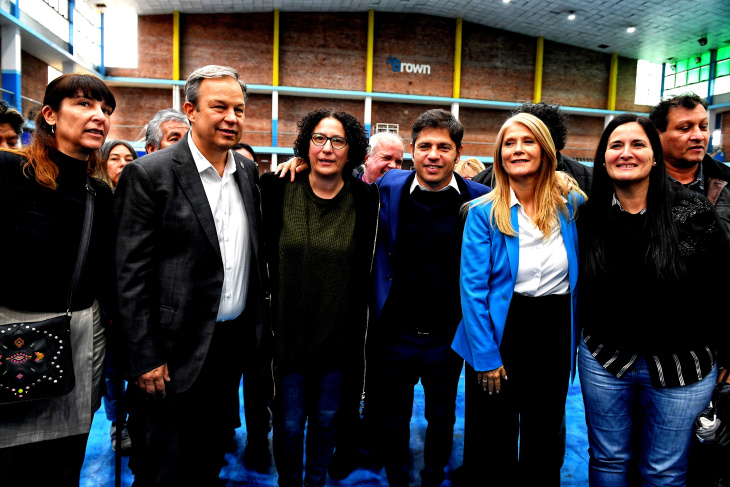 Entrega de escrituras en Almirante Brown