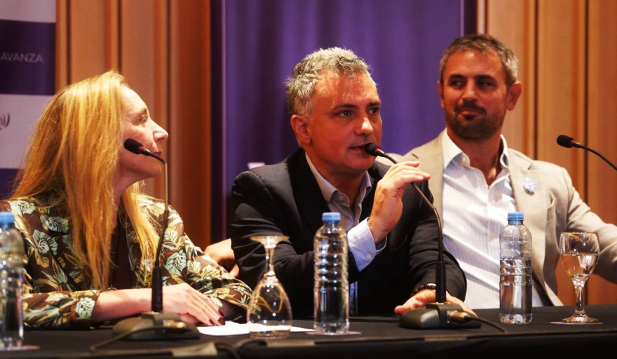Sebastián Pareja defiende a los candidatos y vincula críticas internas con cuestionamientos al Presidente