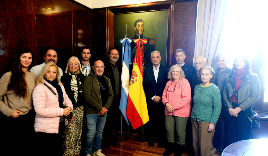 La Plata renovará Plaza España sumando un homenaje a Don Quijote y Sancho Panza