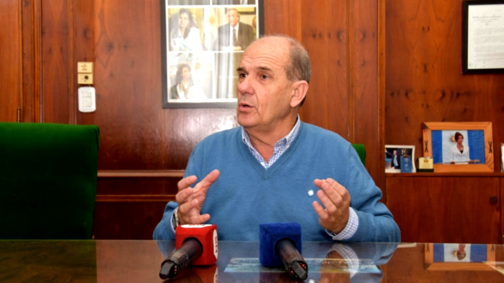 Intendente Pablo Zurro en reunión con gremios municipales