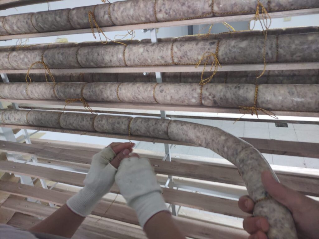 San Andrés de Giles conquista el récord nacional con su salame de 469 m²