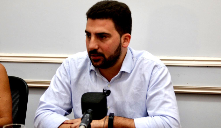 Denuncian a Ramiro Egüen por duplicar su sueldo y usar vehículo particular para funciones oficiales