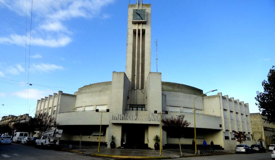Chaves actualiza salarios municipales con incrementos en agosto y septiembre