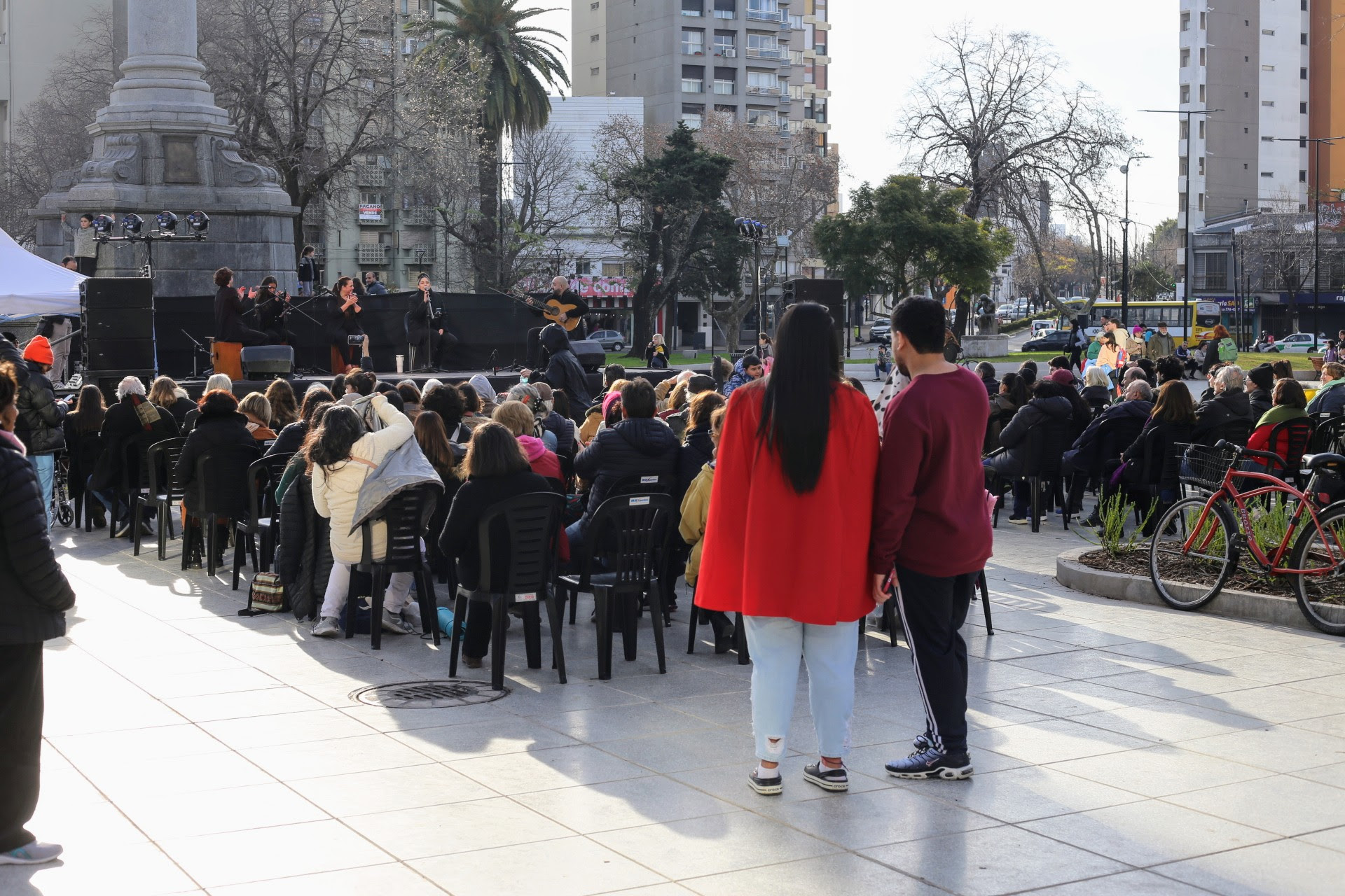 Celebra el Bicentenario Uruguayo con Tango, Rock y Ritmos Populares en Plazas Platenses