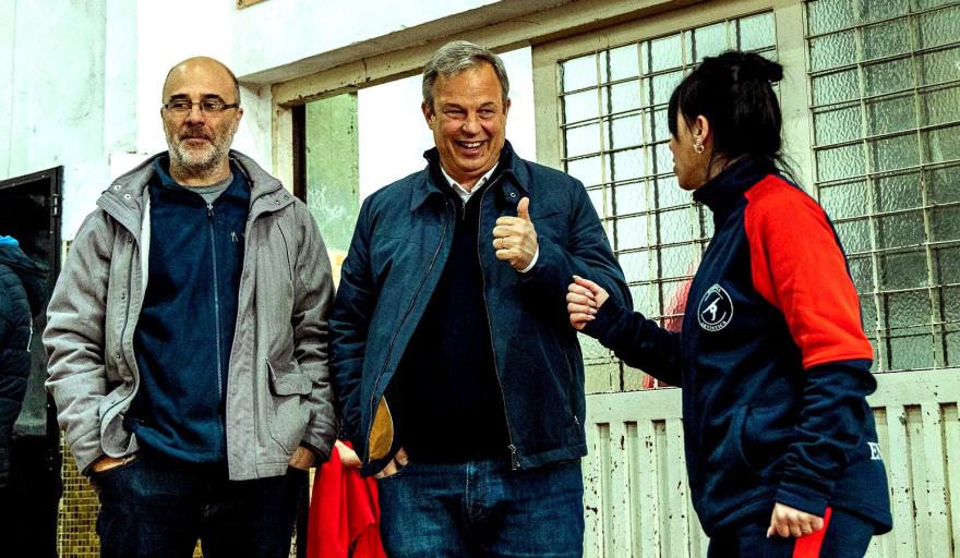 Mariano Cascallares respalda a gimnastas de Almirante Brown en la fase regional de los Juegos Bonaerenses