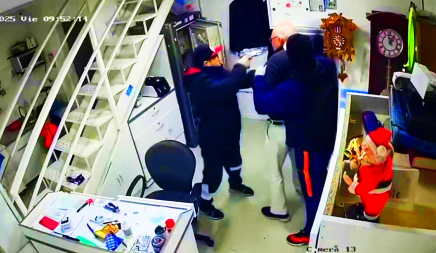 Asalto exprés a joyería en Laferrere: en 90 segundos robaron artículos de alto valor