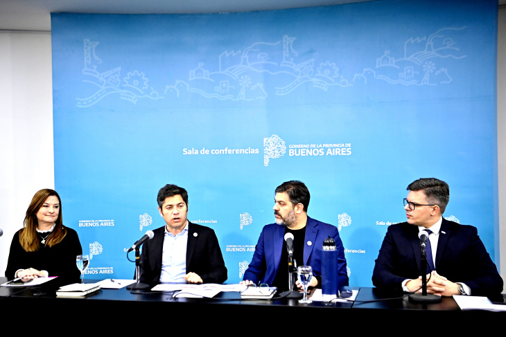 Conferencia de prensa Axel Kicillof y funcionarios
